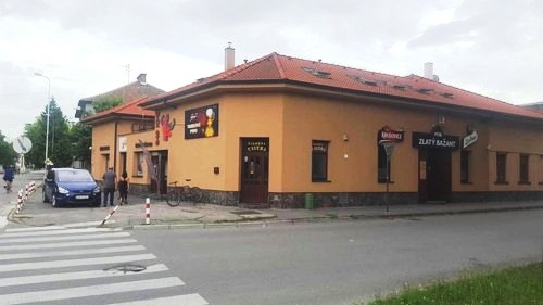 Komárno - komerčná budova na predaj